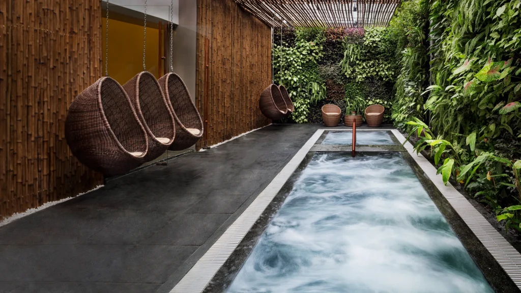 Khamphahue_Alba-Spa-Hotel-Hue_Di